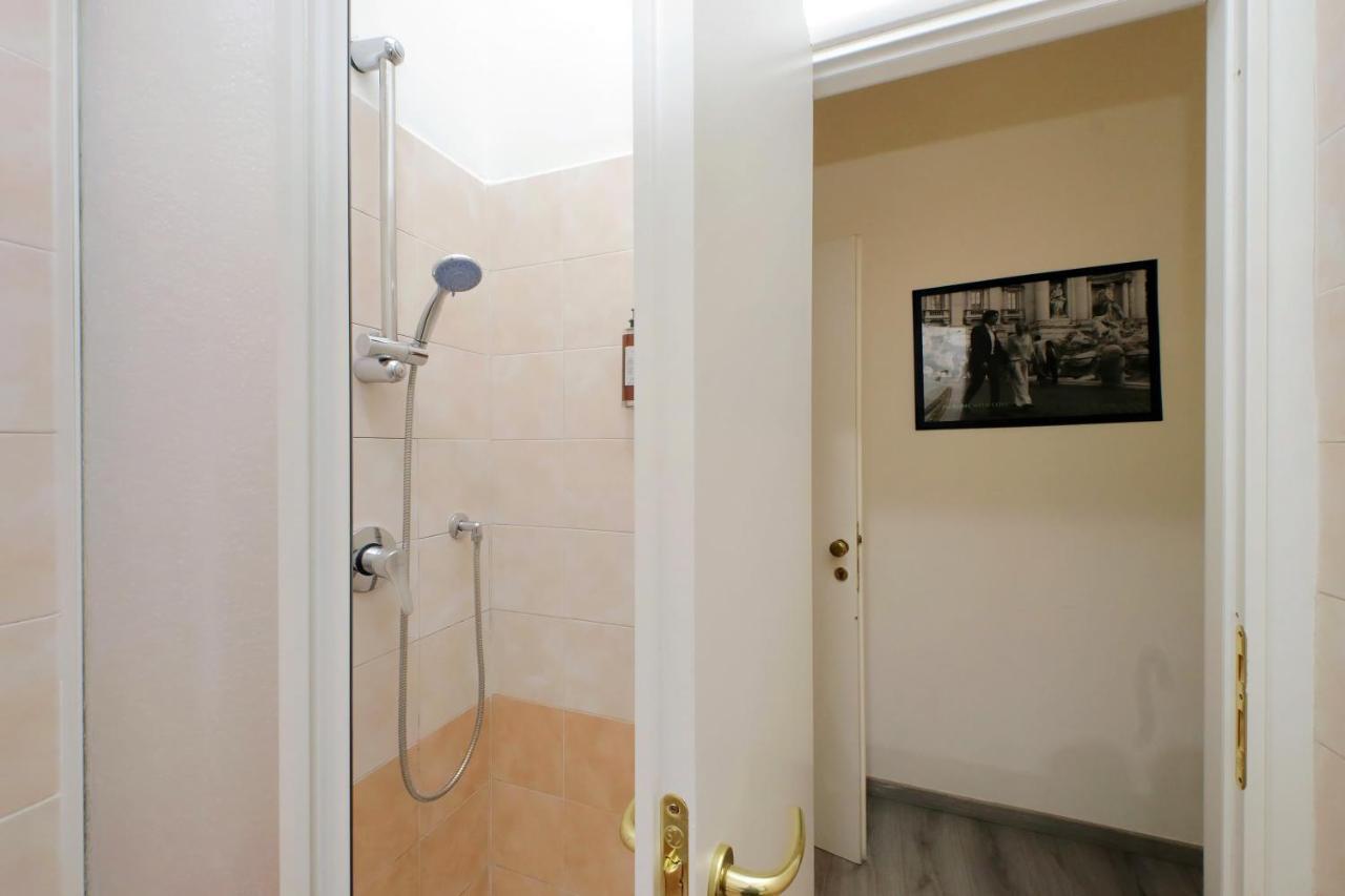 Lucky Holiday Rooms Рим Екстериор снимка